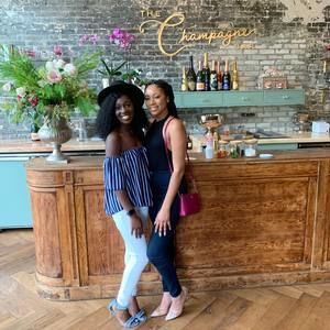 Meet your Posher, Dee